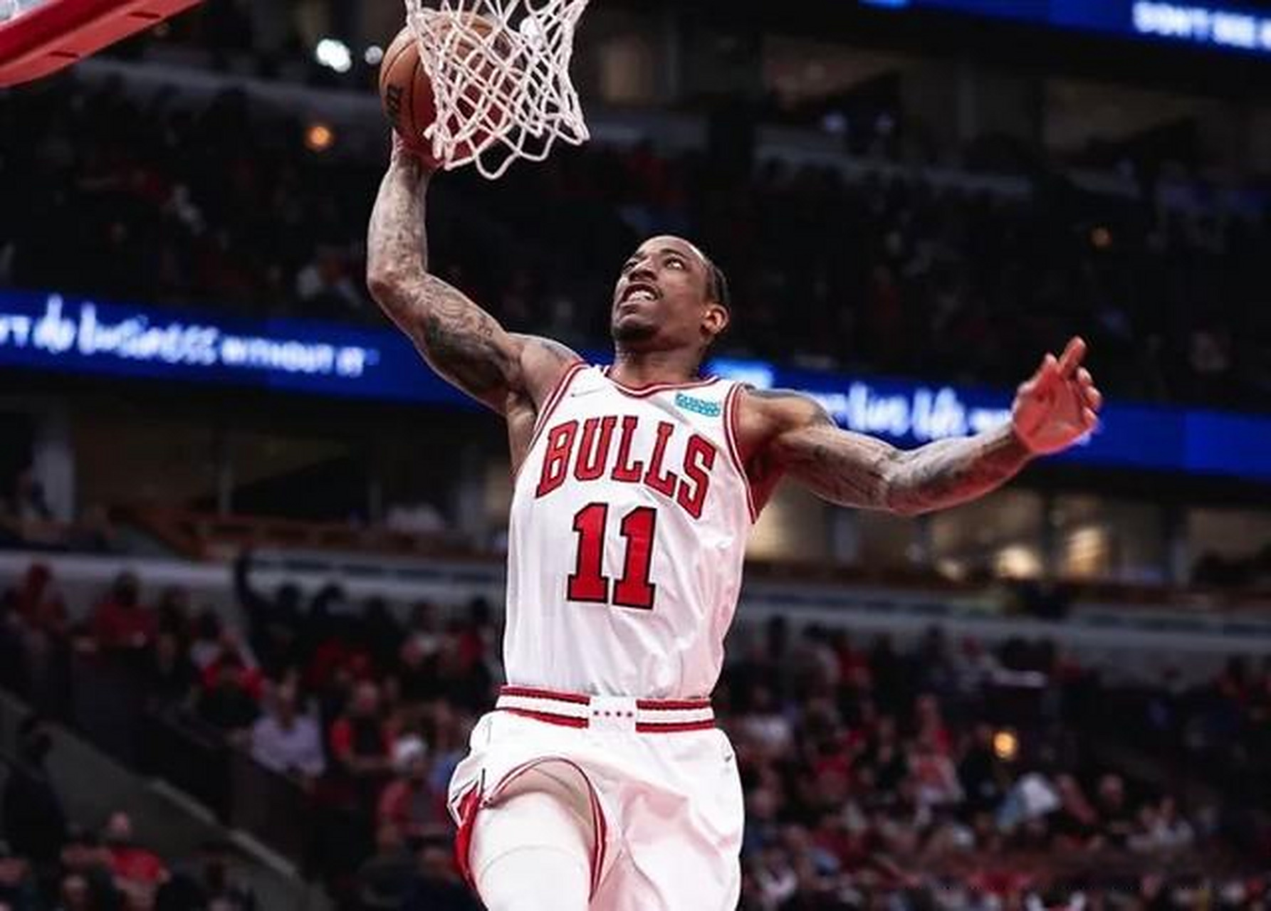 体育中国-包含猛龙双星发威，轻松获胜公牛的词条